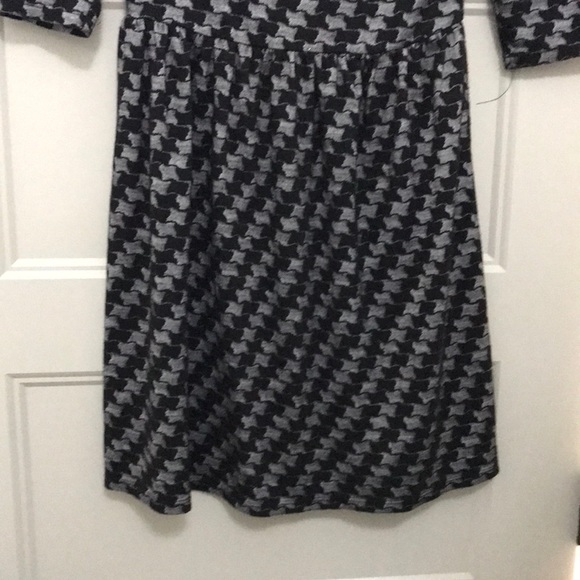 Black and Gray large print Houndstooth dress - Picture 3 of 4